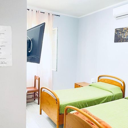 Affitta Camere Mattia Mottola Fiumicino Buitenkant foto