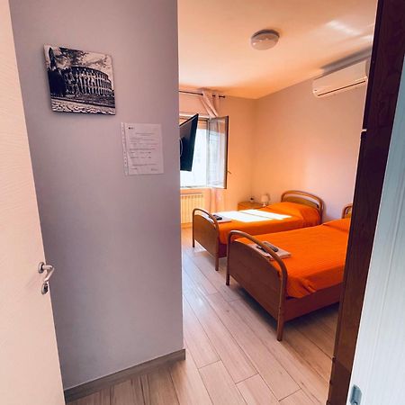 Affitta Camere Mattia Mottola Fiumicino Buitenkant foto